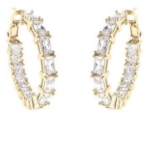 EMERALD & PRINCESS CUT CUBIC HOOP EARRINGS (NWOT)